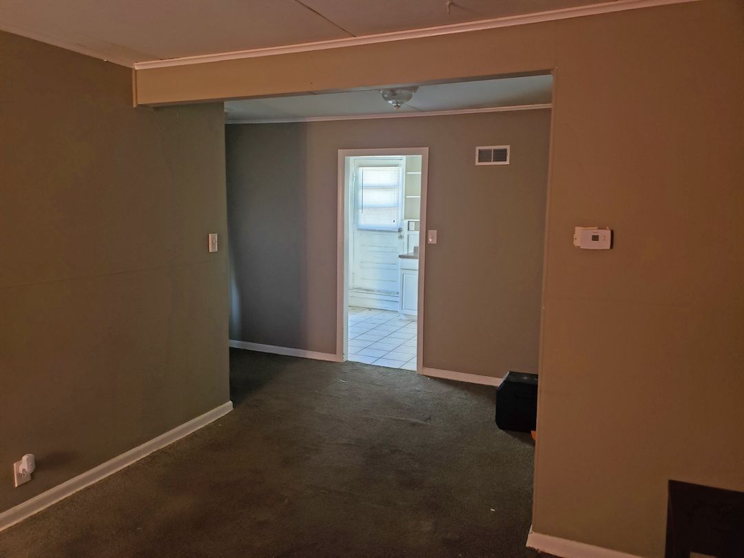 5943 Merriam Dr, Shawnee Mission, KS 66203